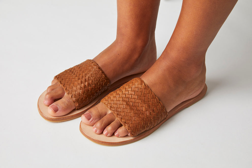 Uma slide - Tan